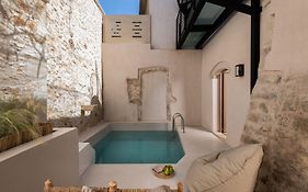 Sutor Chic Manor